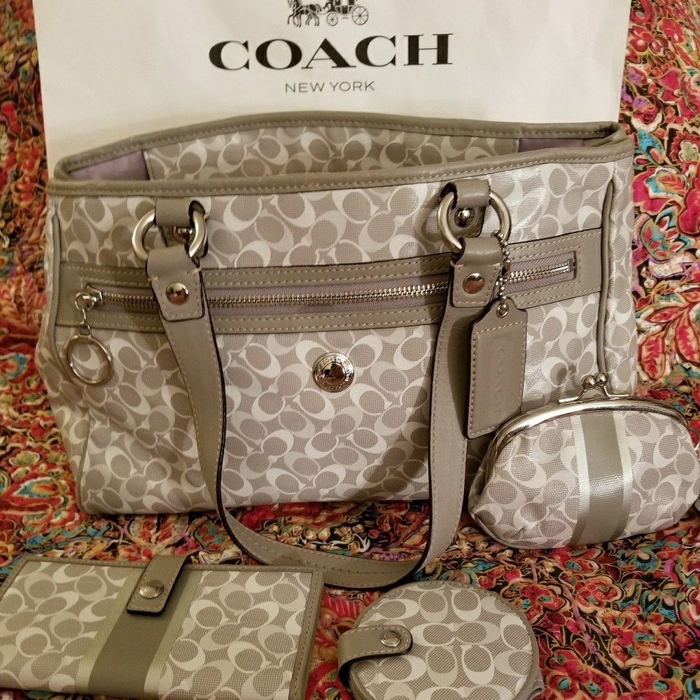 ISO matching items , wristlets